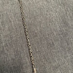 Thick chain bracelet